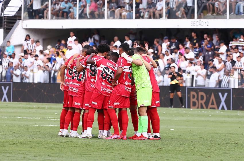 CRB vence o Santos na Vila Belmiro e garante permanência na Série B