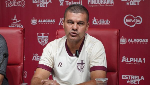 Umberto Louzer explica trabalho que pretende implementar no CRB e traça perfil para novas contratações 1 Umberto Louzer, técnico do CRB