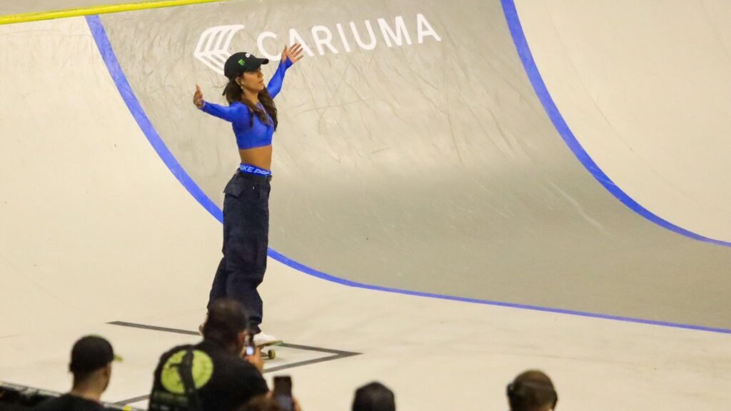 Rayssa Leal vence Super Crown 2024 e é tricampeã mundial