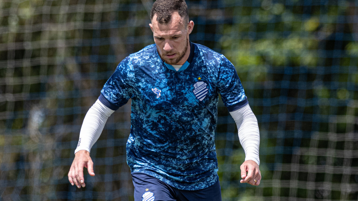 Apresentado, Silas celebra retorno ao CSA e destaca experiência: “Conquistar metas”