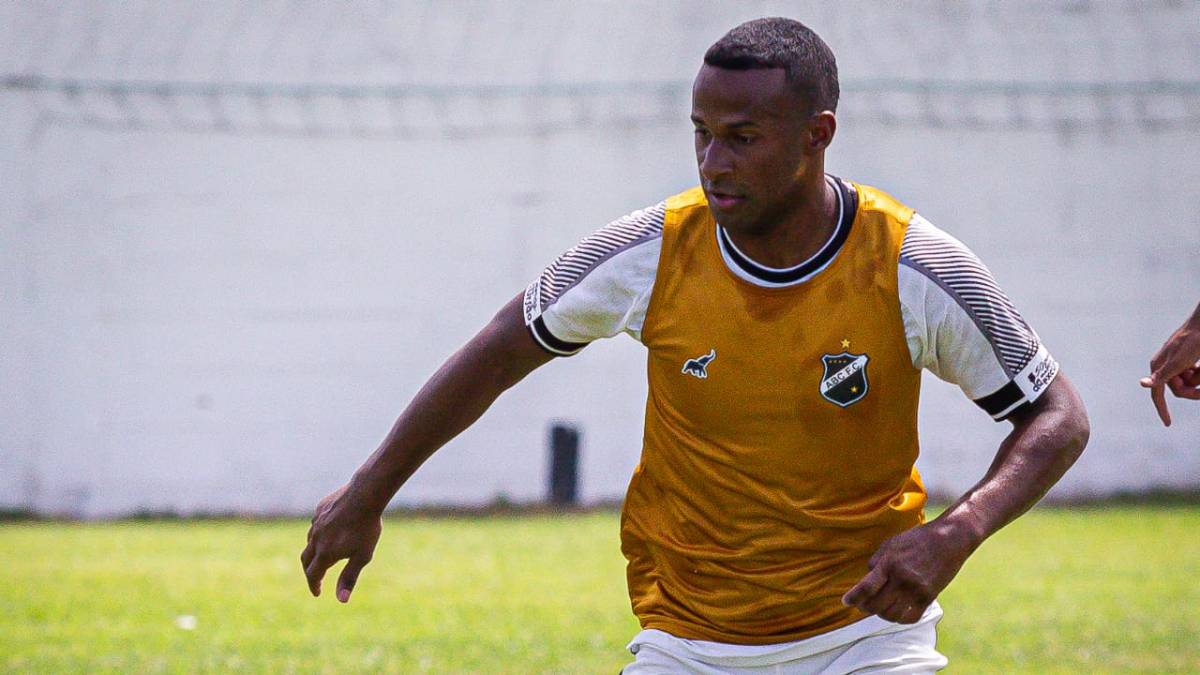 ABC oficializa contratação do atacante Robinho, ex-CRB, Náutico e Santa Cruz