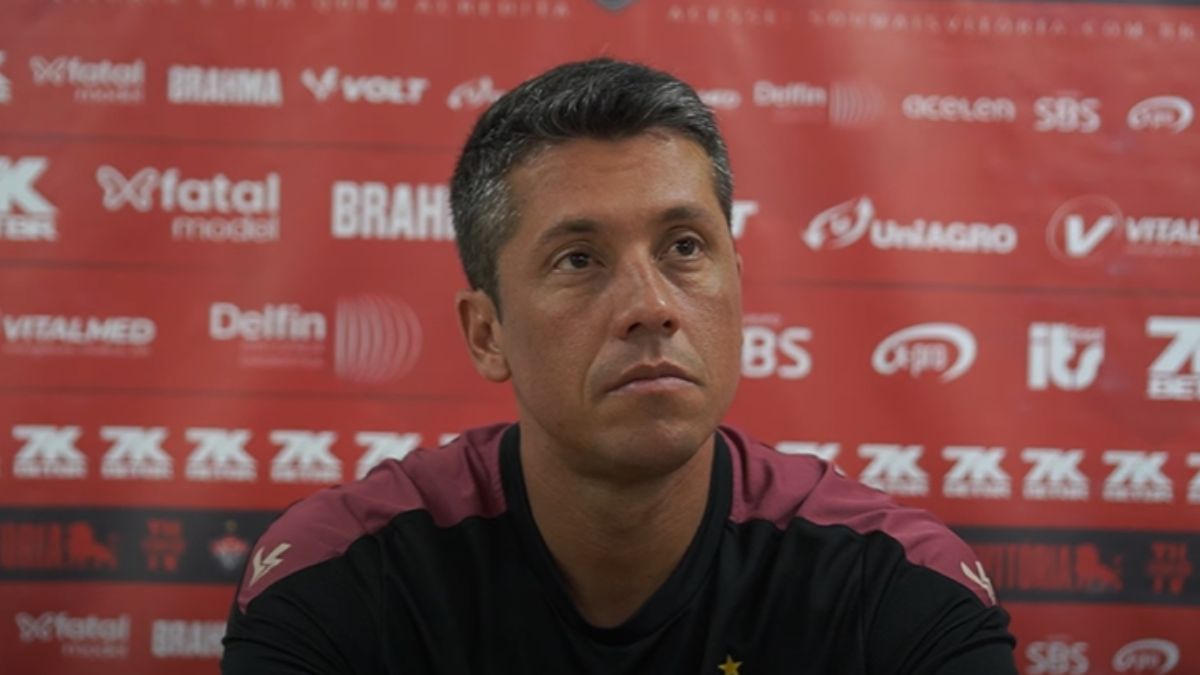 Thiago Carpini, técnico do Vitória