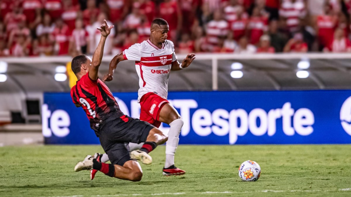CRB e Vitória fazem grande jogo e empatam na 1ª rodada do Grupo A da Copa do Nordeste 4 David da Hora, atacante do CRB