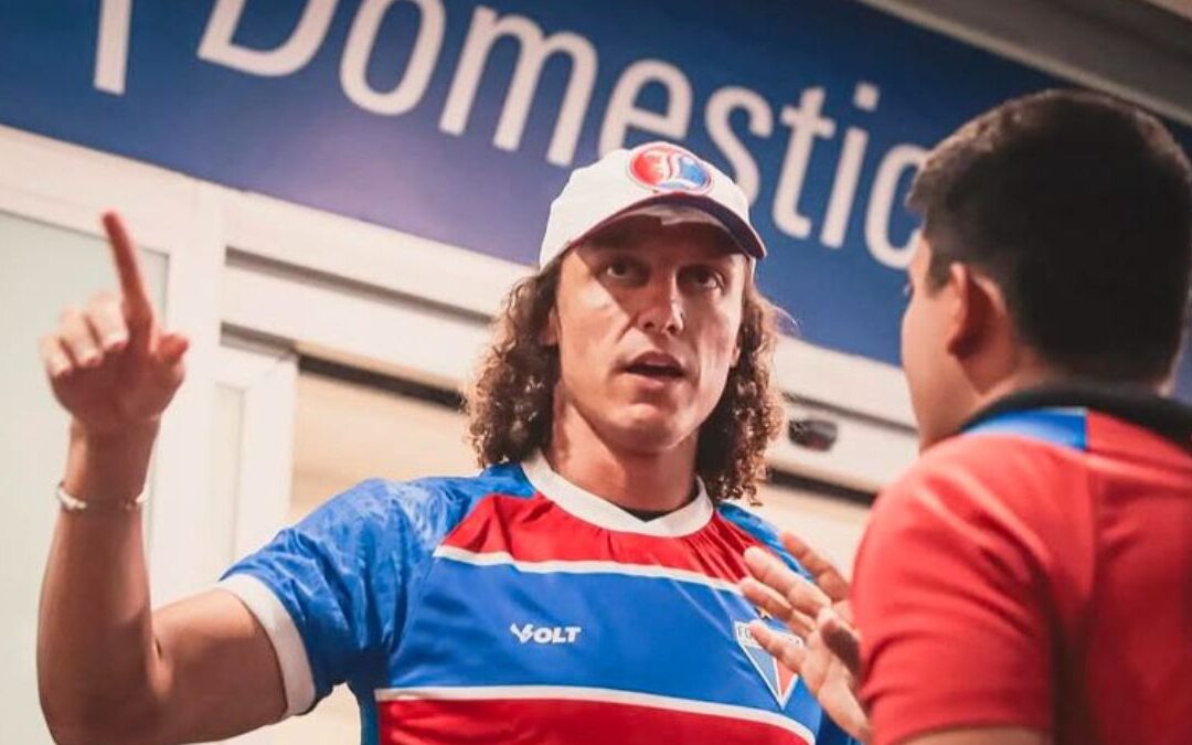 Fortaleza acerta a saída do zagueiro David Luiz, que vai jogar no Chipre