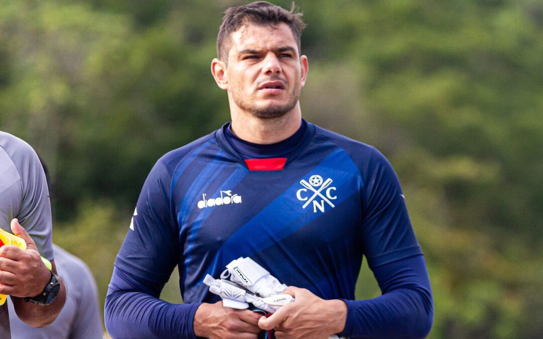 Náutico oficializa a contratação do goleiro Douglas Borges