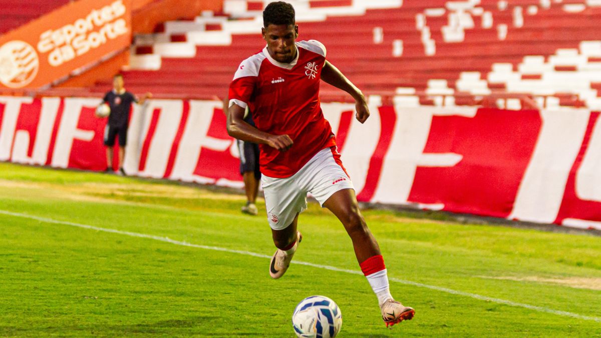 Autor do gol do Náutico contra o Petrolina, Kauan Maranhão prega virada de chave para duelo contra o Jaguar