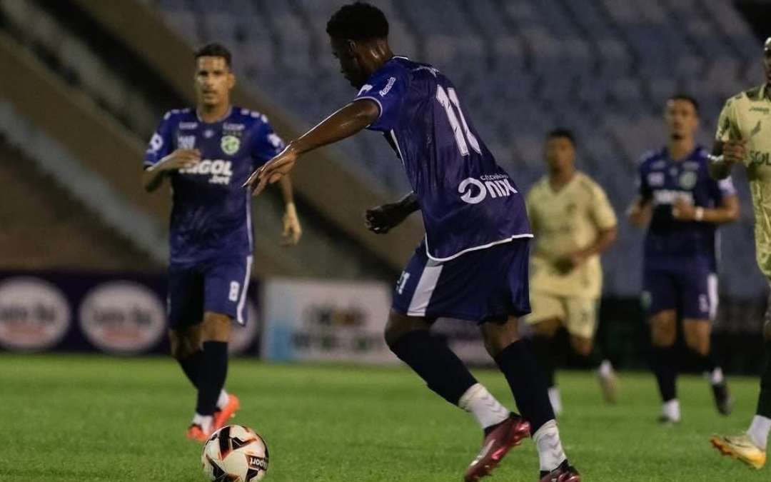 Com gol no final, Altos empata com o Atlético-PI e segue invicto no Piauiense