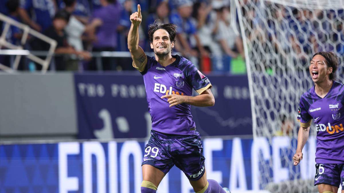 Clube japonês anuncia rescisão de Gonçalo Paciência e atacante fica livre para assinar com o Sport