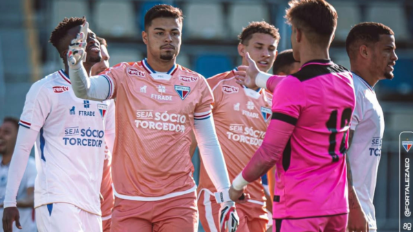 Copinha 2025: Fortaleza vence América-MG nos pênaltis e avança de fase 1 Fortaleza avança na Copinha.