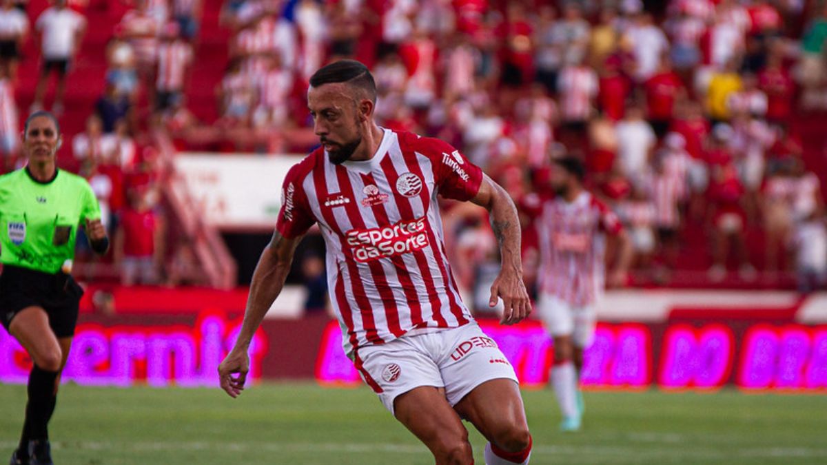 Autor do gol da vitória do Náutico, Paulo Sérgio provoca o Santa Cruz: “O pai deles está aqui”