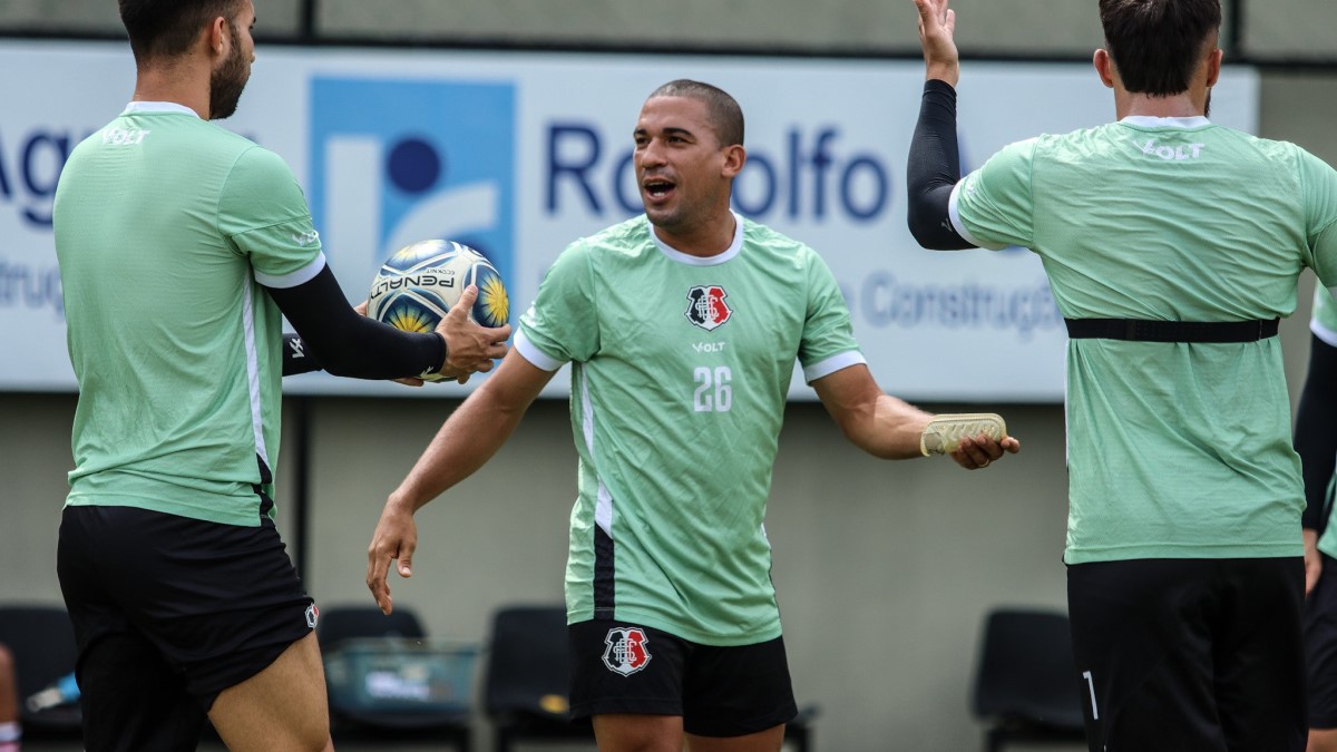 Toty, lateral-direito do Santa Cruz