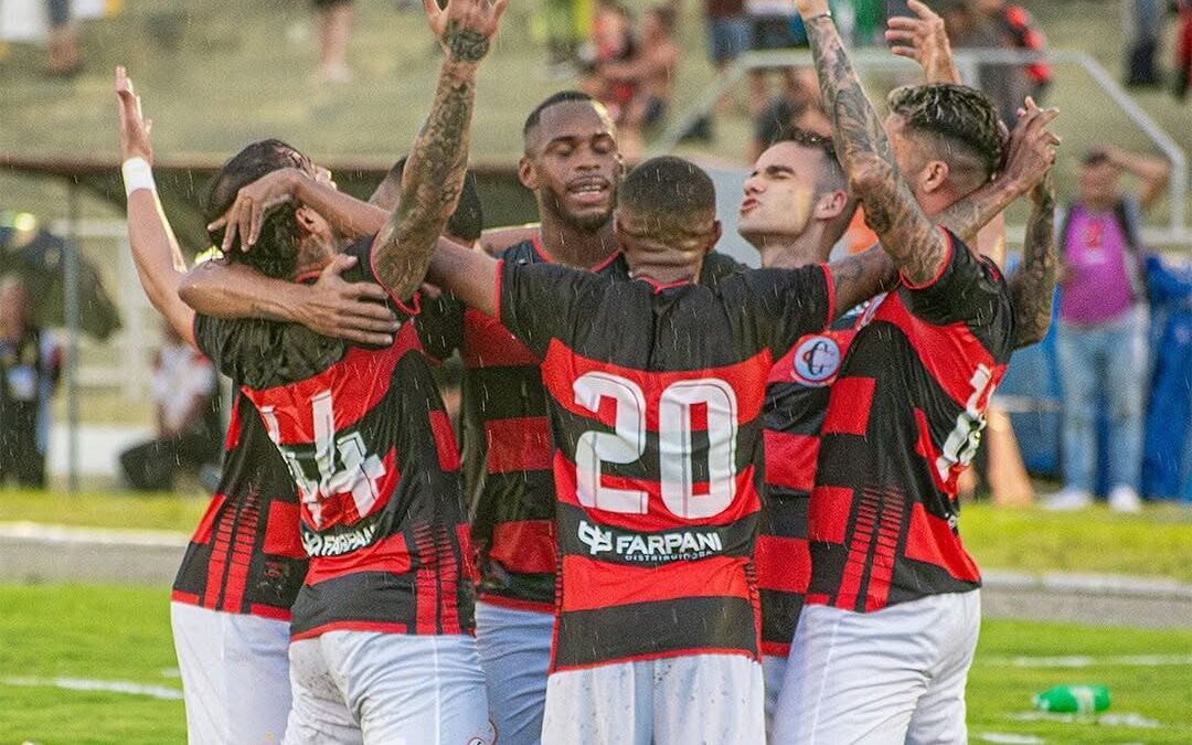 Campinense aplica goleada de 6 x 0 no Picuiense e sobe uma posição na tabela do Paraibano