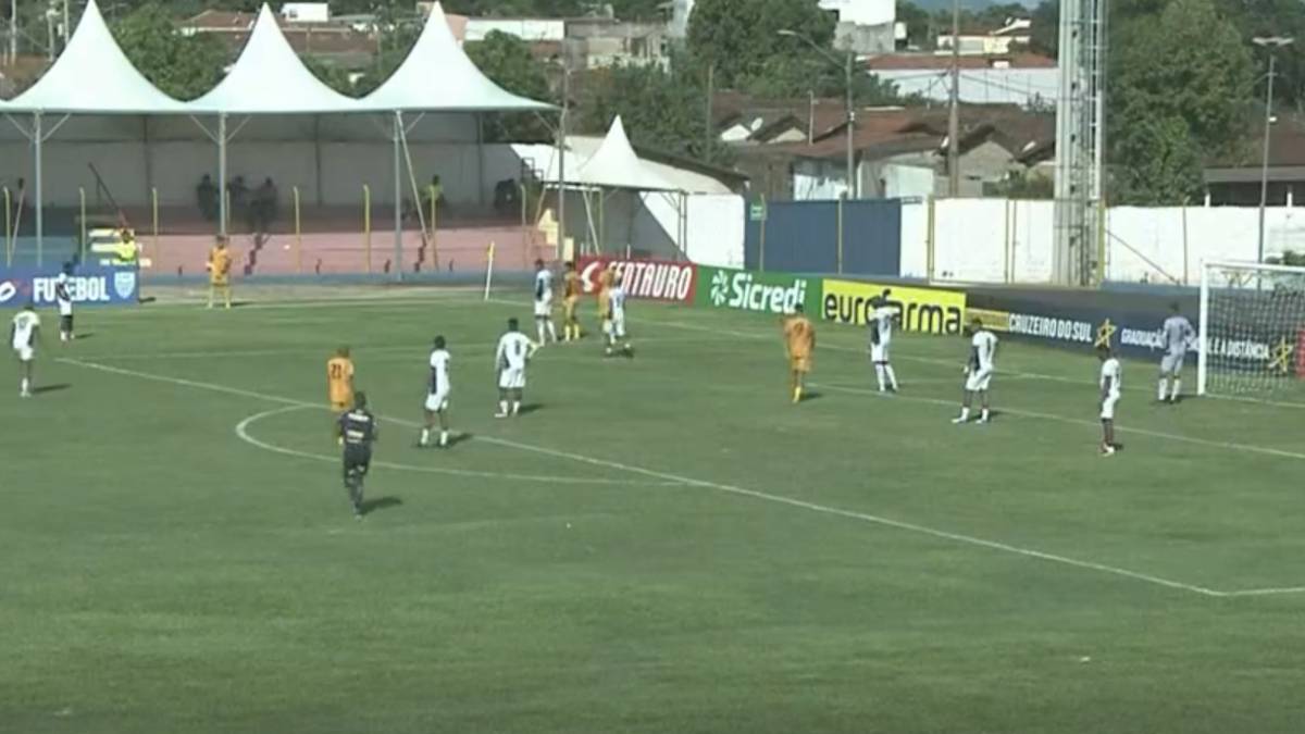 Copinha 2025: Filho de pentacampeão Rivaldo marca, mas Vitória arranca empate com Retrô com gol no último lance