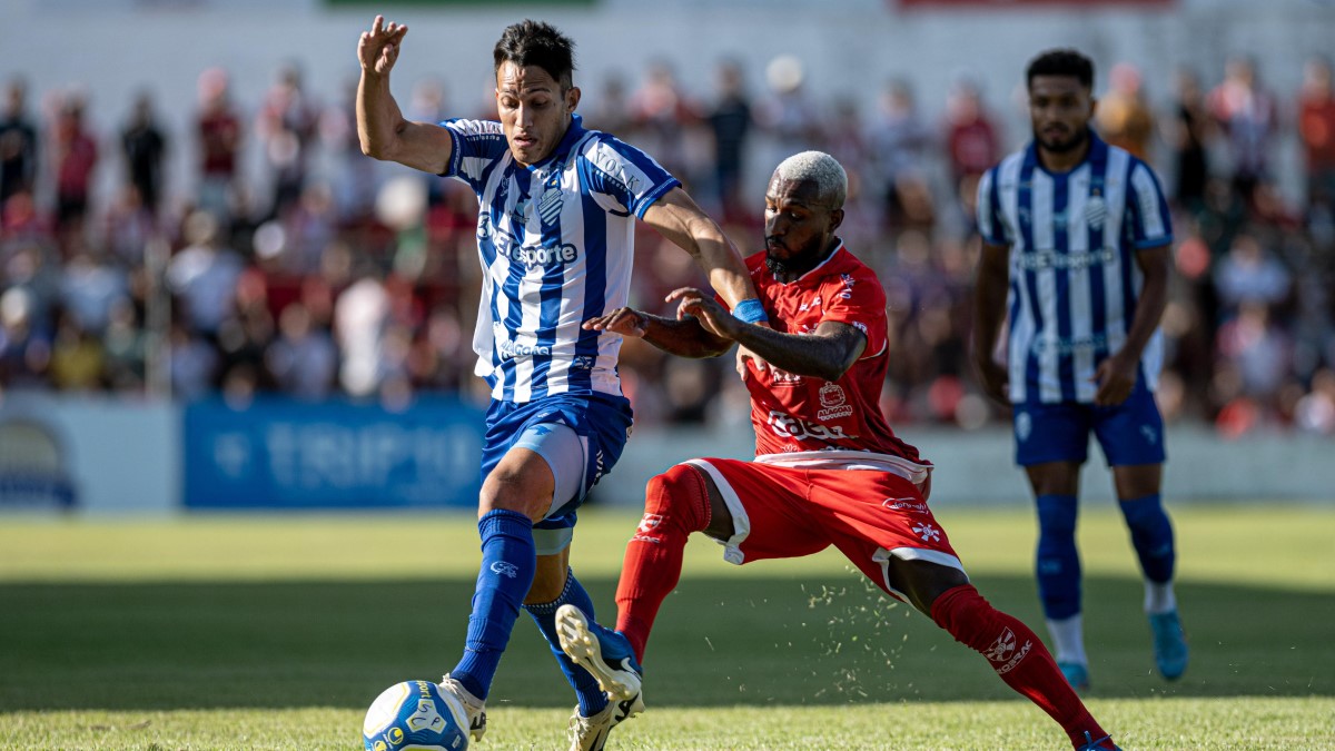 CSA em jogo contra o Penedense, pelo Campeonato Alagoano