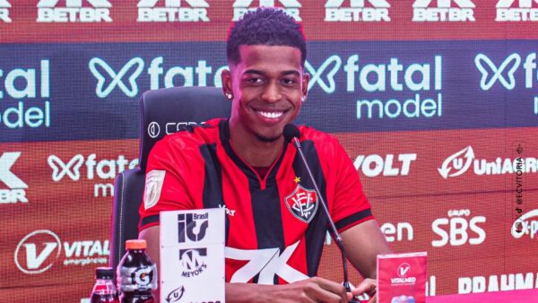 Carlinhos - Vitória