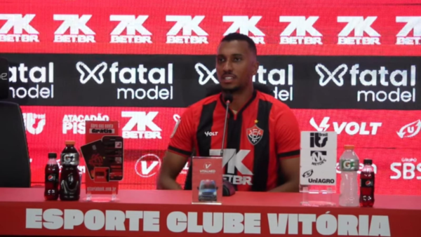 Lucas Braga apresentado Vitória