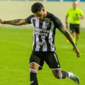 Matheus Bahia, lateral do Ceará em jogo contra o Sergipe