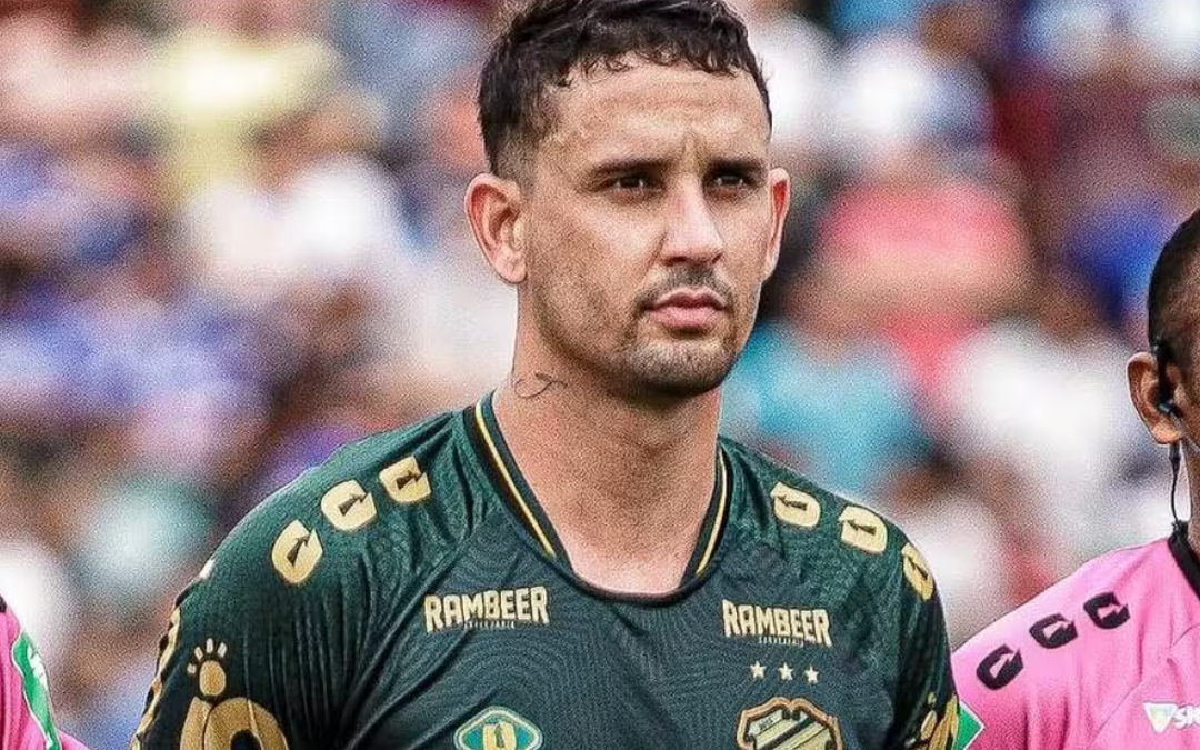 Altos oficializa empréstimo do zagueiro Arlan para o Maranhão