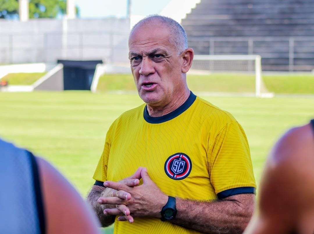 Celso Teixeira é apresentado e comanda o primeiro treinamento no Santa Cruz de Natal
