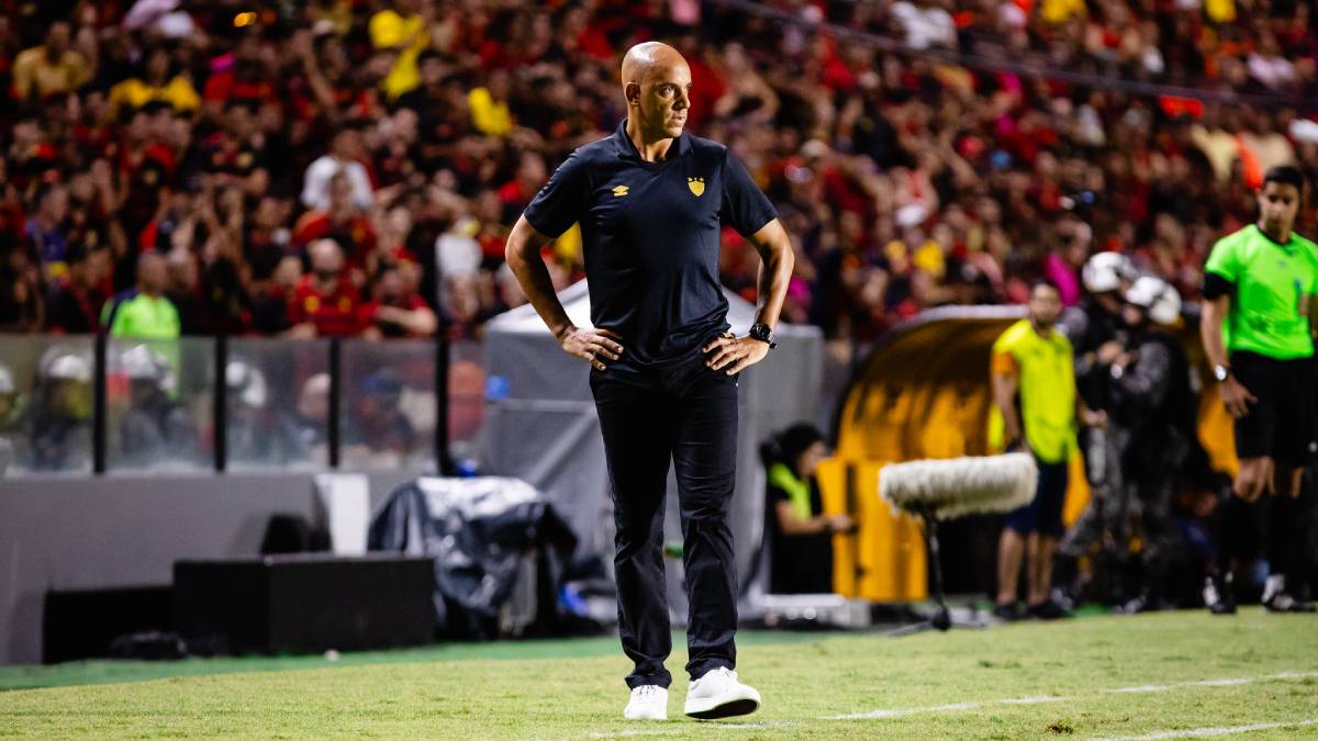 Sport: Pepa elogia entrega do elenco em vitória sobre sobre o Santa Cruz: “Era essa resposta que queríamos dar”