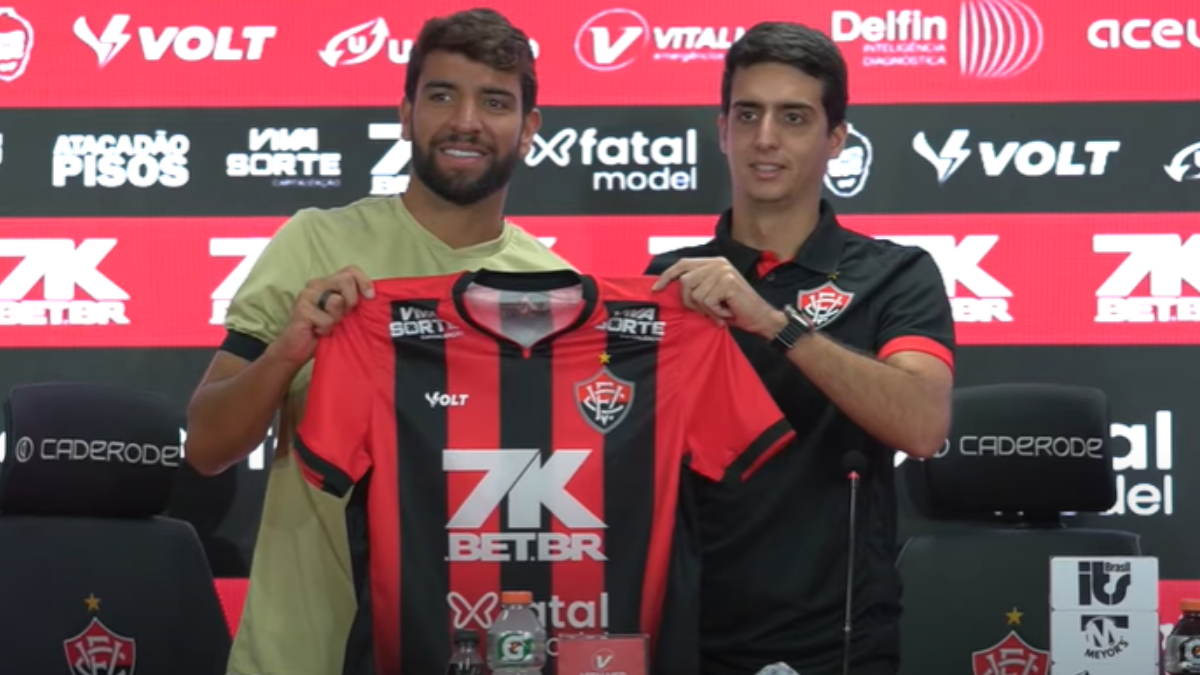 Pepê é apresentado no Vitória e destaca a busca em se conectar com a equipe