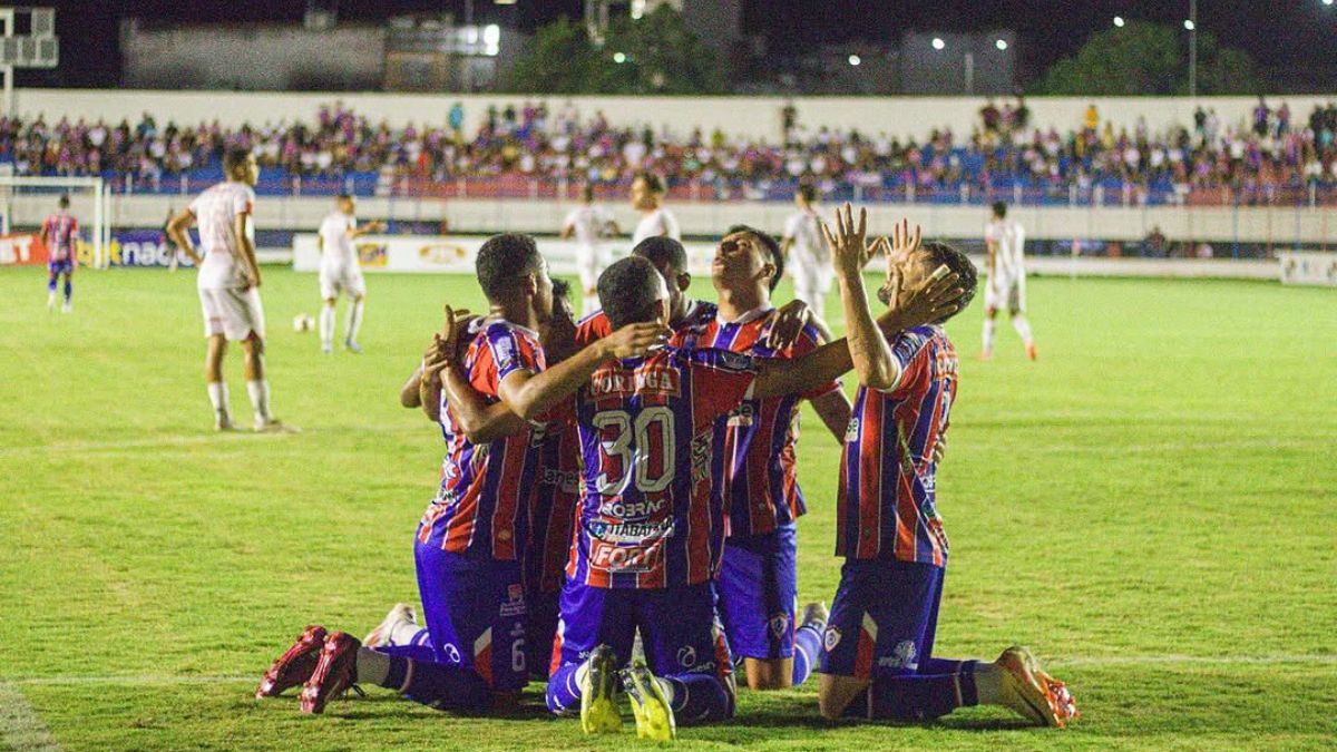 Itabaiana comemora gol diante do Sergipe pela 2ª fase do Campeonato Sergipano 2025 no estádio Etelvino Mendonça