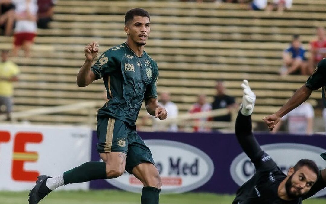 Altos comunica saídas do atacante Lucas Reis e do lateral-esquerdo Jefferson