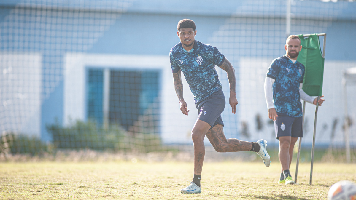 CSA deve ter escalação repetida em duelo contra a Juazeirense, pela Copa do Nordeste; veja provável time