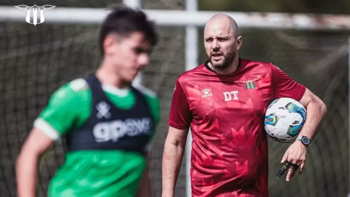 Treinador brasileiro, reformulação e mais: conheça o Boston River-URU, rival do Bahia na 3ª fase da pré-Libertadores 2 Técnico brasileiro comanda rival do Bahia.