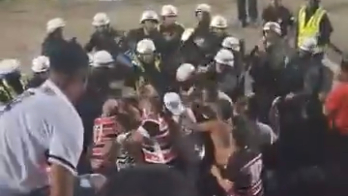 Apesar das brigas nas arquibancadas do Arruda, PM celebra tranquilidade no clássico e diz que operação da polícia foi exitosa