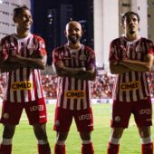 Jogadores do Náutico comemoram gol marcado nos Aflitos, contra o América-RN, pela Copa do Nordeste