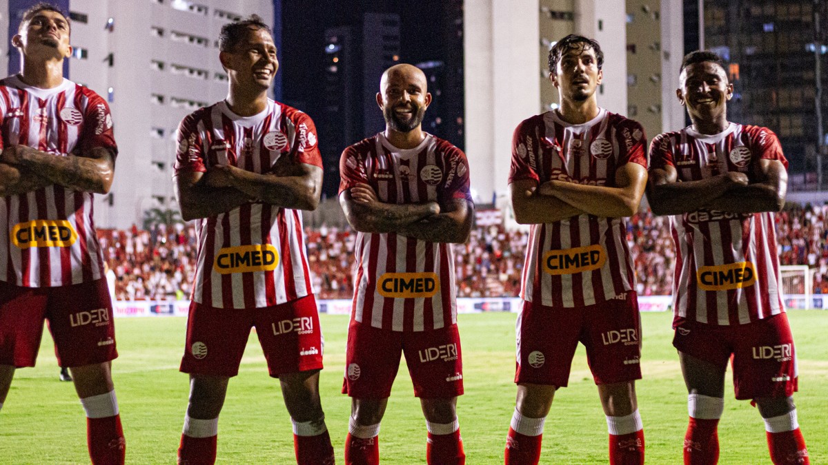 Jogadores do Náutico comemoram gol marcado nos Aflitos, contra o América-RN, pela Copa do Nordeste