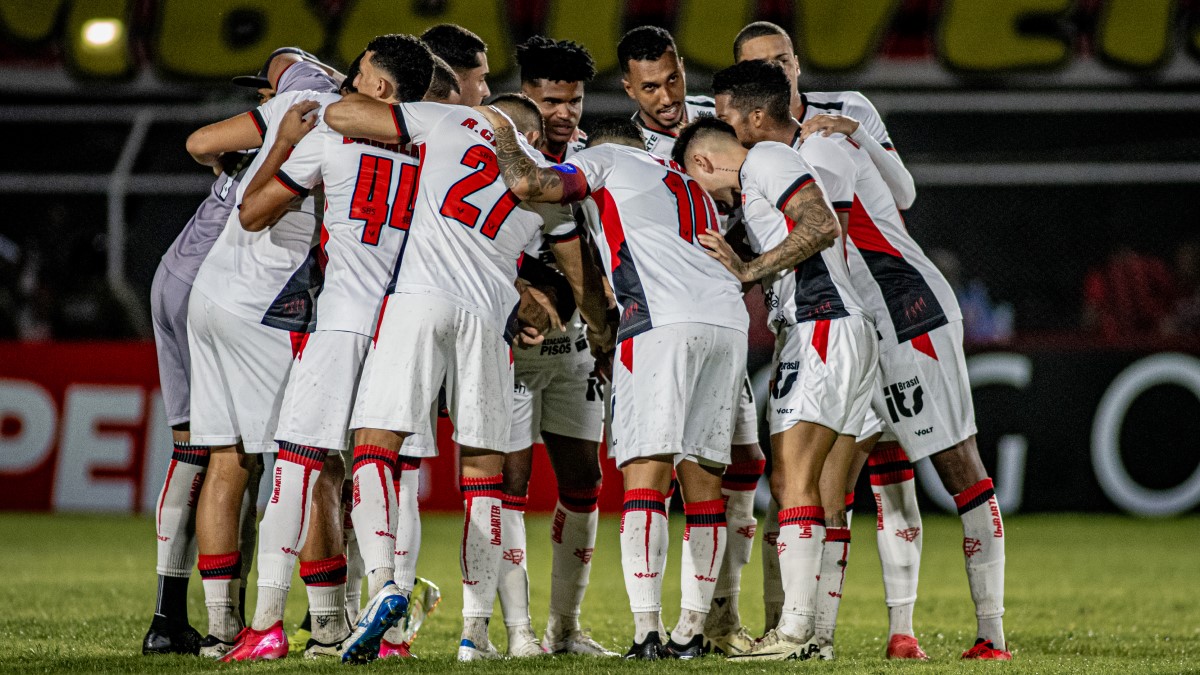 Time do Vitória em 2025, semifinal do Campeonato Baiano, contra o Atlético-BA