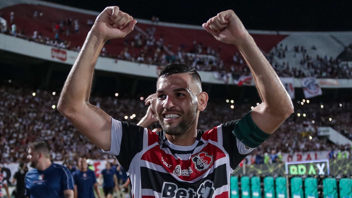 Santa Cruz inicia negociação por renovação com William Alves