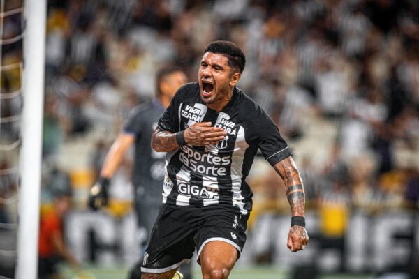 Ceará reverte suspensão em multa e Galeano está liberado para enfrentar o Atlético-MG 1 Galeano - Atacante - Ceará