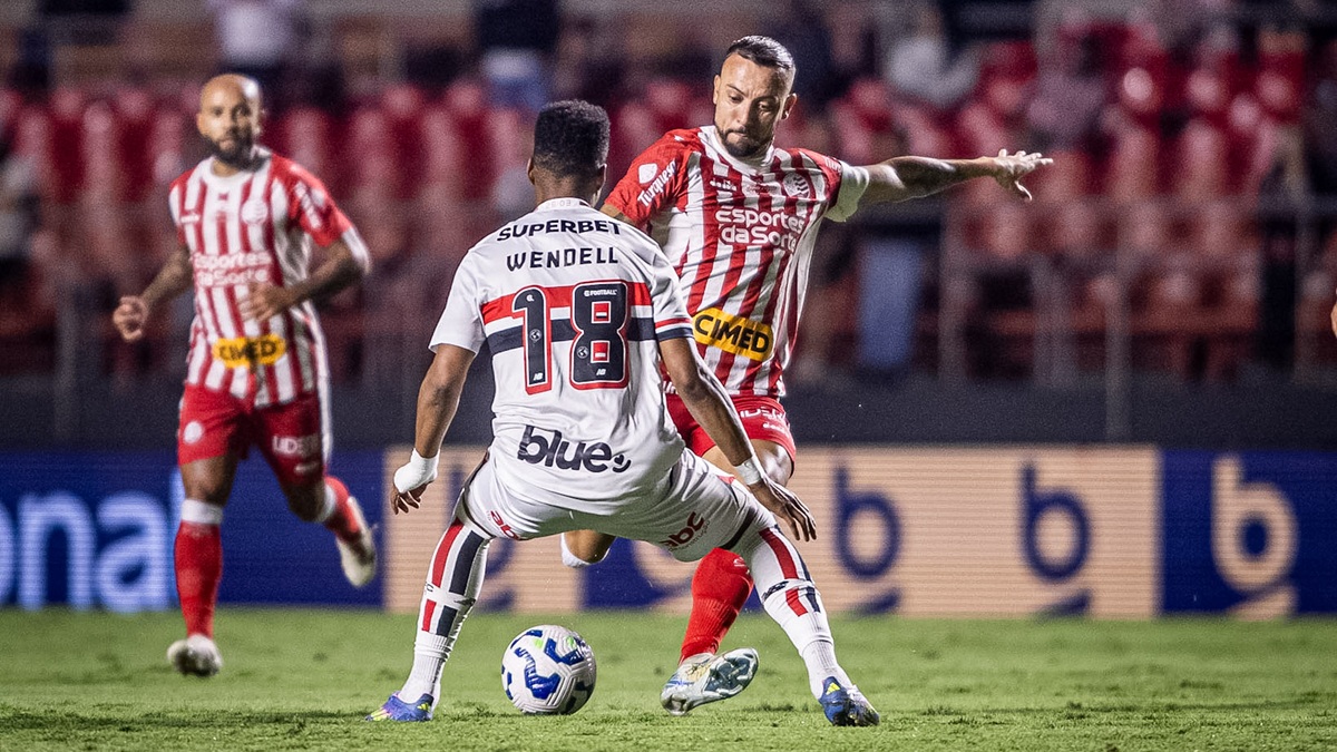 Náutico sai na frente, mas sofre a virada e perde para o São Paulo na ida da 3ª fase da Copa do Brasil