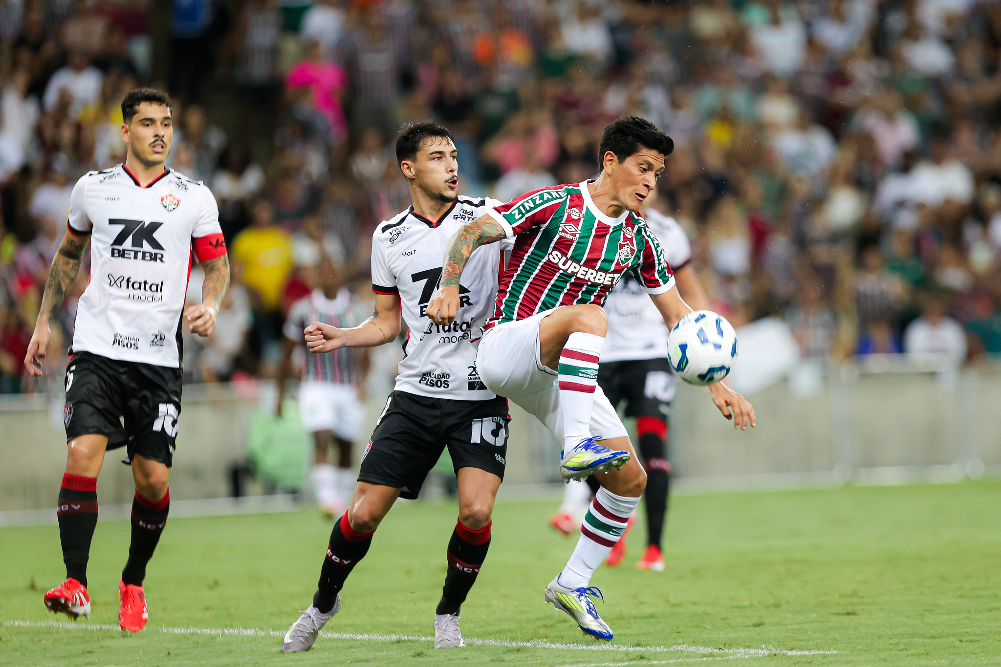 Com gol no fim, Vitória arranca empate contra o Fluminense no Maracanã pela Série A
