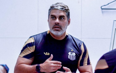 Central anuncia o retorno do técnico Leandro Sena