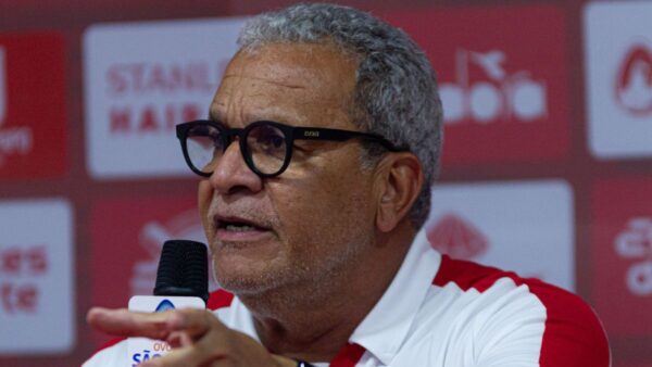 Hélio vê dois tempos distintos do Náutico e afirma: “Ninguém gosta de perder” 1 Apresentação de Hélio dos Anjos pelo Náutico