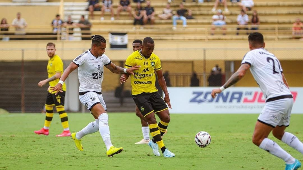 ABC sai na frente, mas sofre gol nos acréscimos e empata com o São Bernardo na estreia da Série C