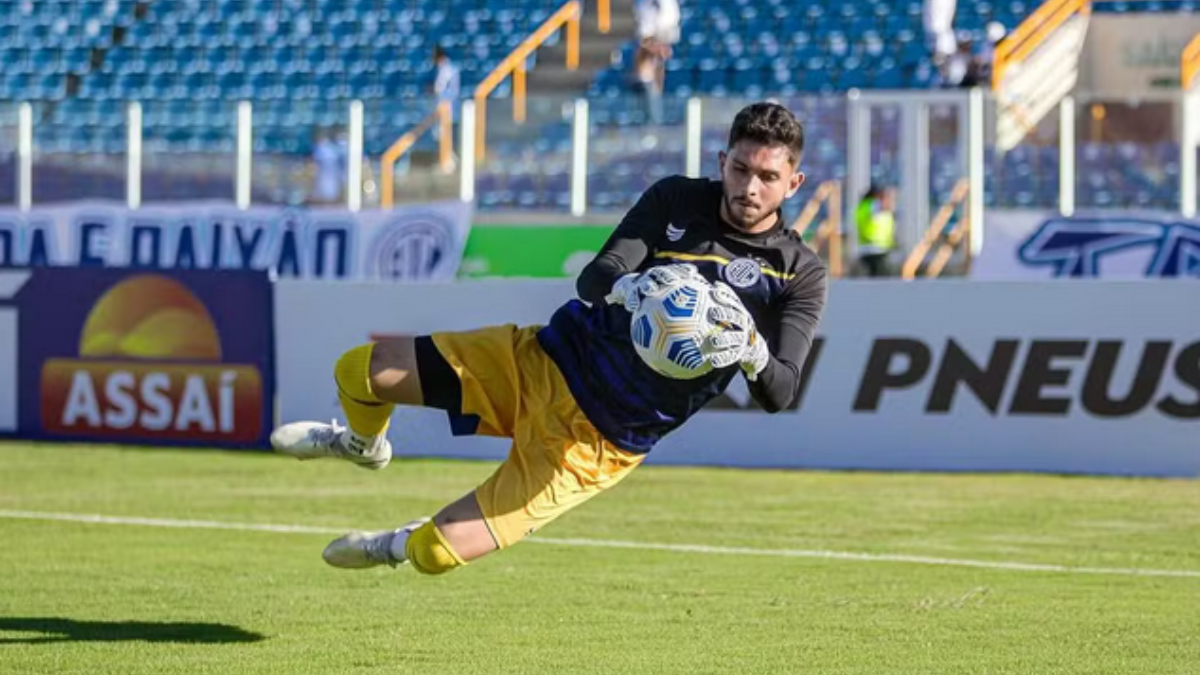 Confiança anuncia a saída do goleiro Murillo Lopes