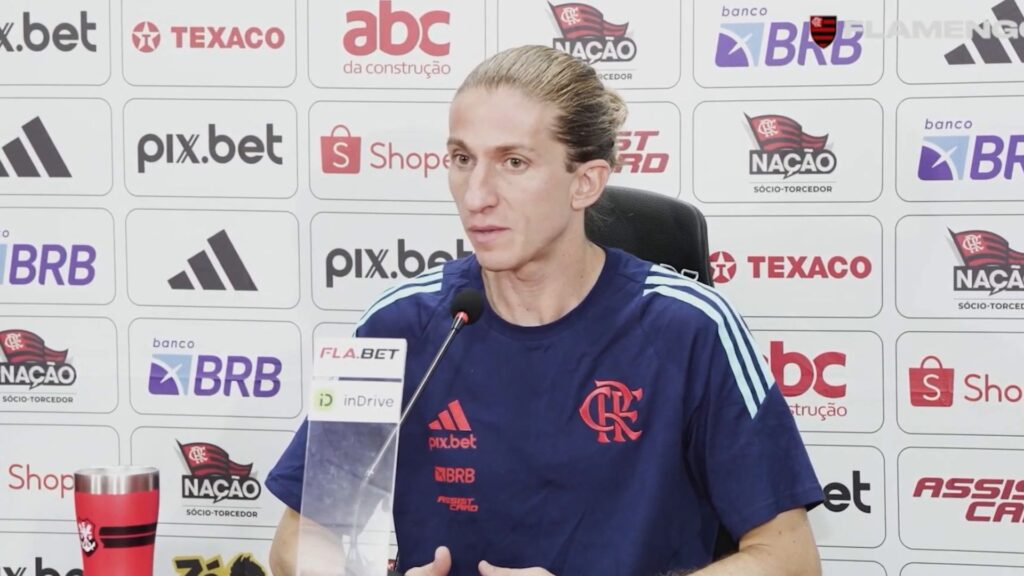 Flamengo: Filipe Luís cogita poupar titulares contra o Botafogo-PB