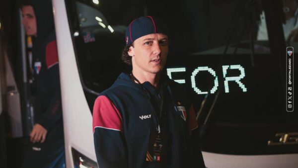 Com David Luiz de titular, Fortaleza venceu apenas um jogo 1 David Luiz - zagueiro do Fortaleza