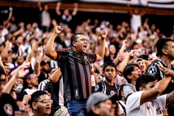 Ceará divulga parcial com 35 mil torcedores garantidos em jogo contra o São Paulo 1 Ceará - Torcida - Arena Castelão