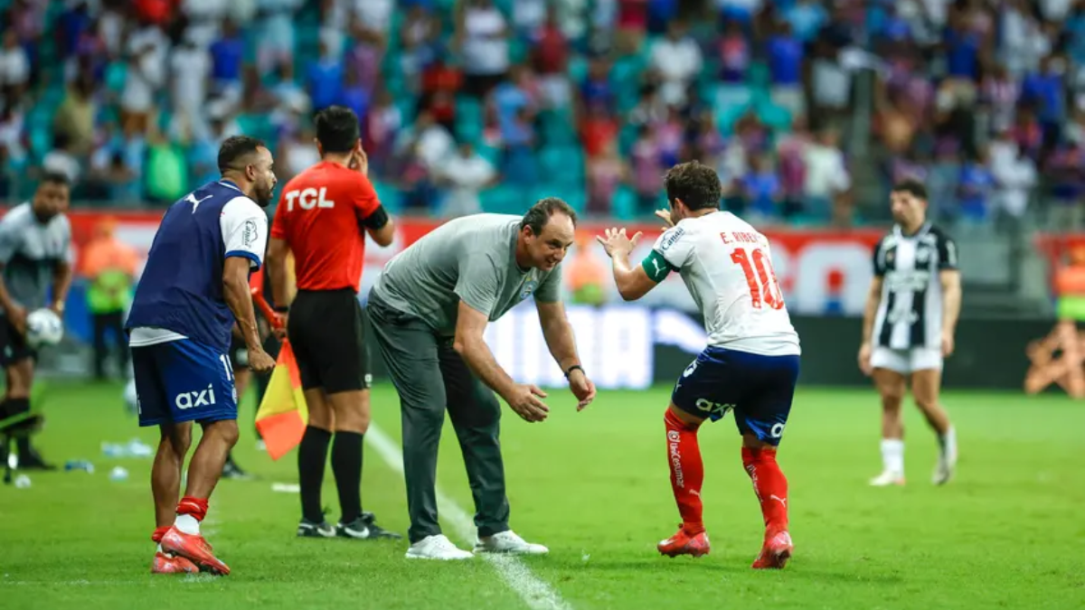 Autor de gol contra o Ceará, Everton Ribeiro minimiza fim de jejum individual no Bahia e projeta sequência
