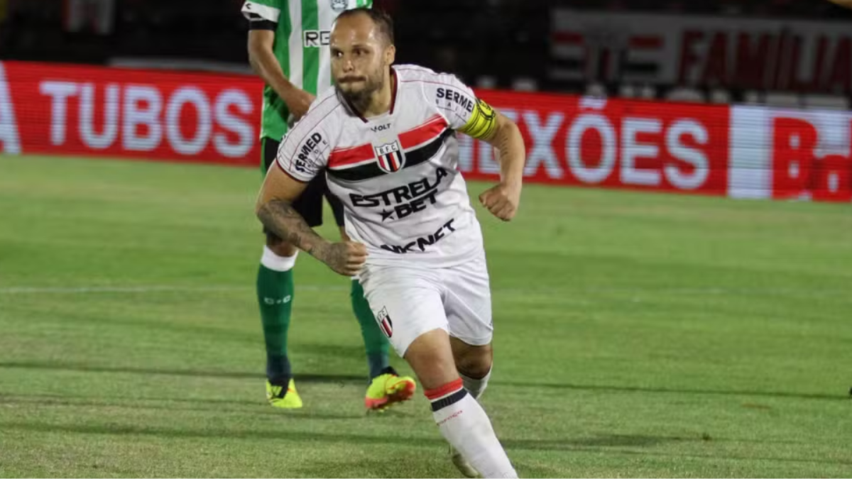 Douglas Baggio se aproxima de acerto com o CRB para a sequência da temporada