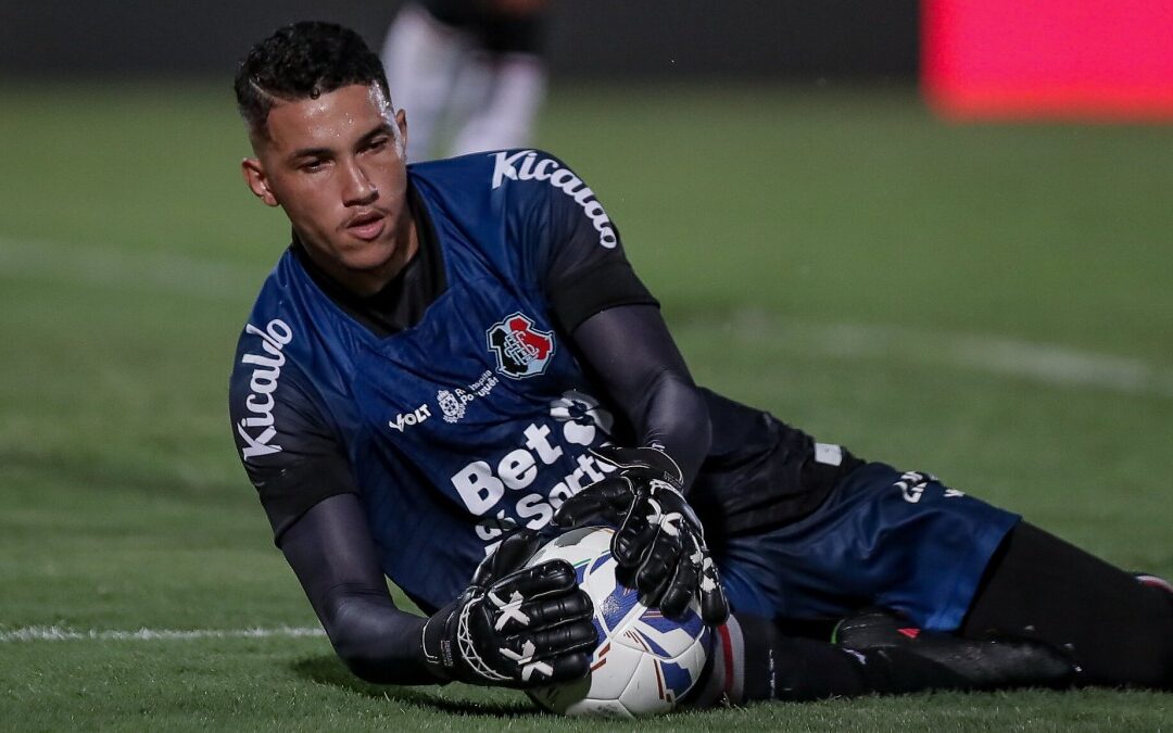 Destaque na classificação do Santa Cruz na Série D, Rokenedy reencontra o América-RN em duelo decisivo