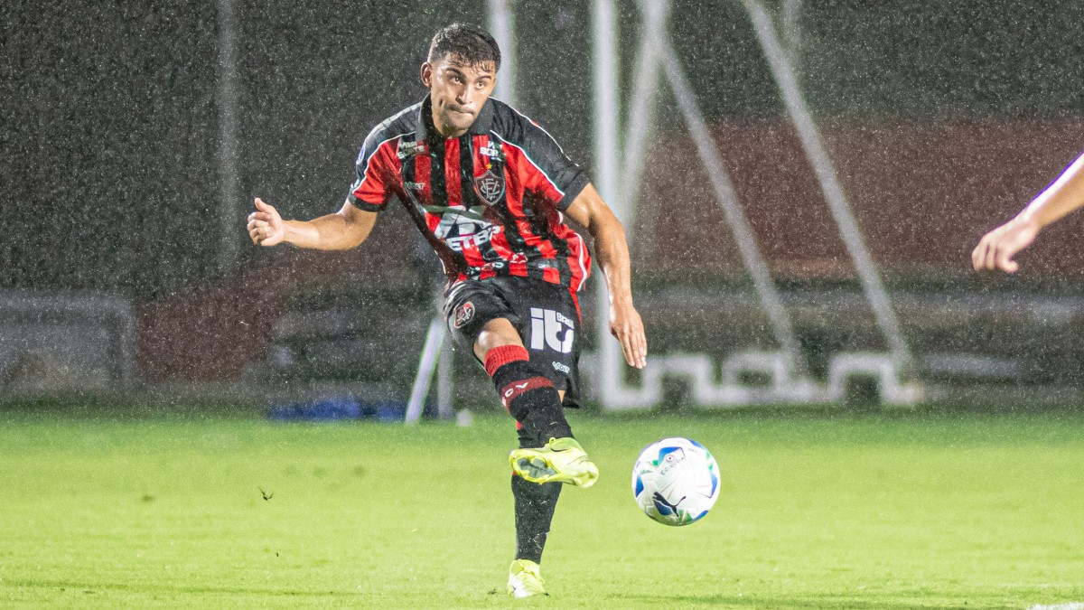 Ronald, volante do Vitória