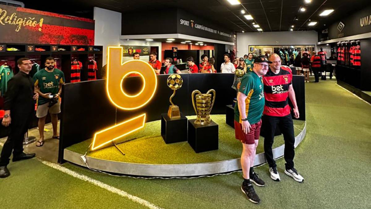Betnacional e Sport realizam noite de autógrafos com Magrão; evento acontece na loja do clube, na Ilha do Retiro