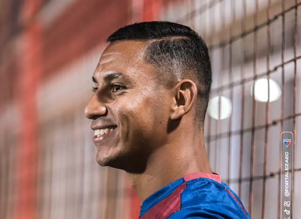 Rodrigo realiza condicionamento físico e desfalca Fortaleza na Libertadores
